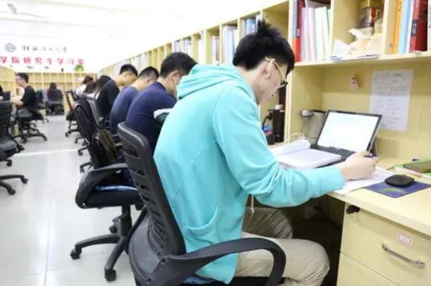 研究生将迎来重磅消息，毕业标准有变化，幸福来得有点太突然