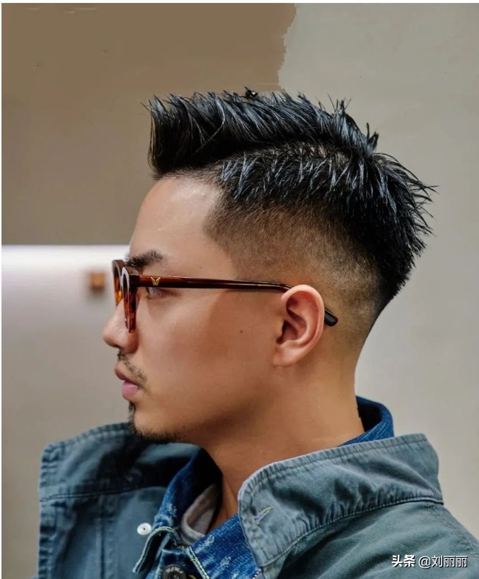 年轻男士发型这样剪,帅气还有型,容易找对象
