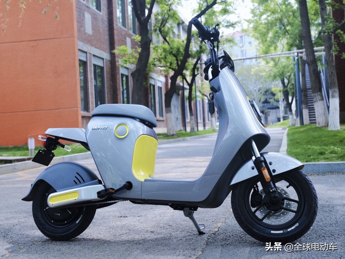 绿源2款电动车评测：续航130公里，精致耐用，适合上班代步