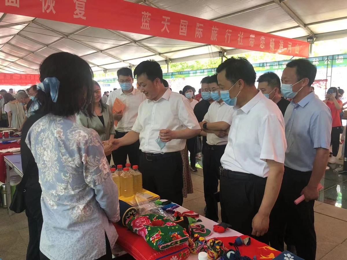 魅力钢城新地标·汶河公园等您来丨济南市钢城区第二届文化旅游生活博览会在钢城区大汶河广场顺利开幕