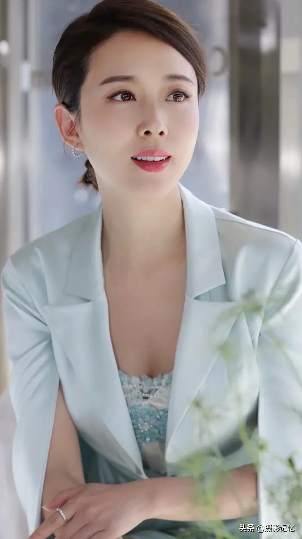 颜丹晨：近来好吗，丹晨姐