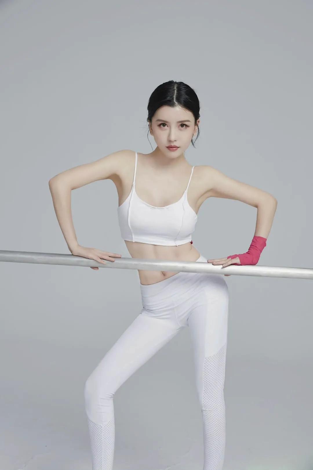 By2组合，人美歌甜，真的太漂亮了