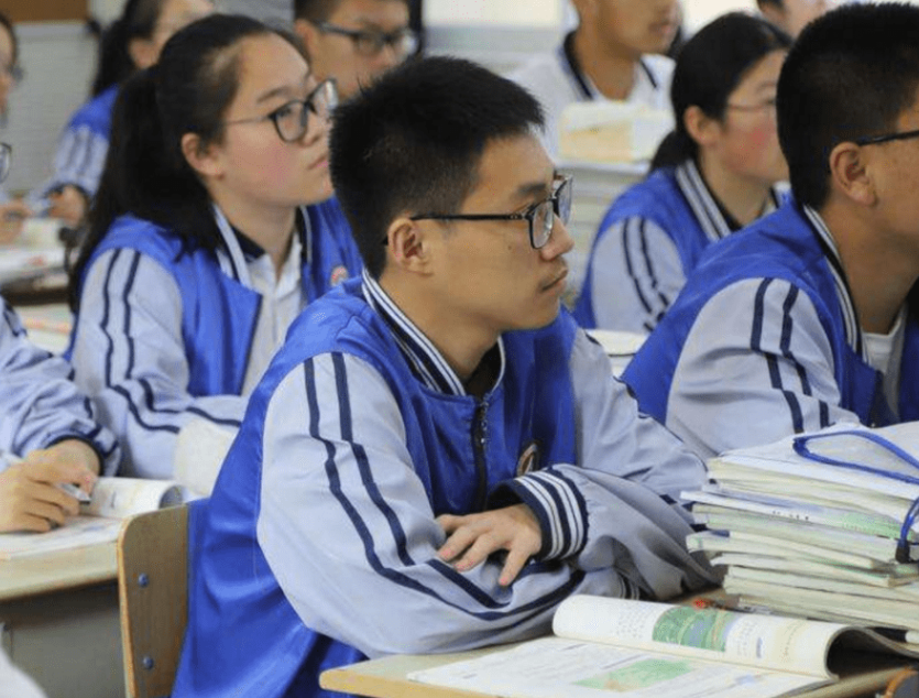 2022各省高考人数再创新高，河南考生突破百万，学生“内卷”严重