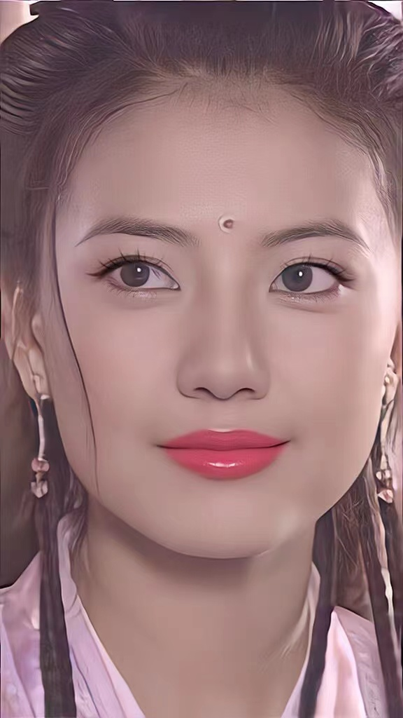 高圆圆是《倚天屠龙记》周芷若角色的天花板