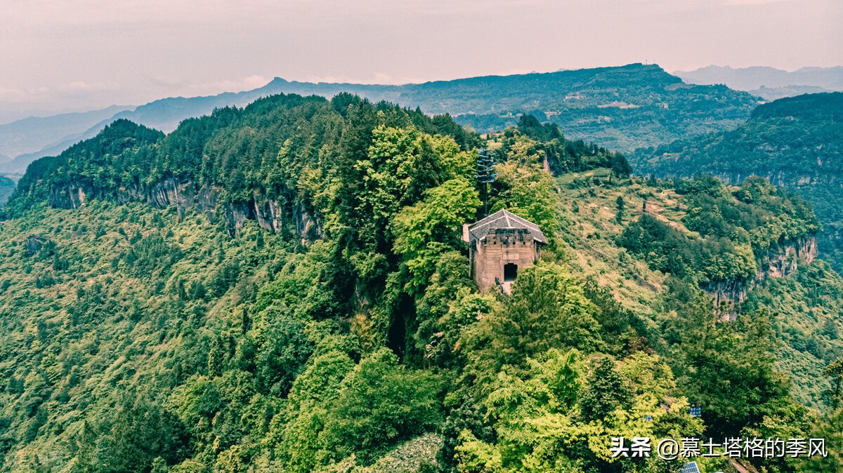 湖北有一座适合避暑的小城，藏在重庆与武汉之间，夏天度假很舒服