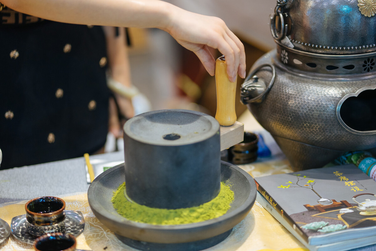 一人，一茶，一书，一心境，忙碌后的清闲总有一种无关风月的感觉