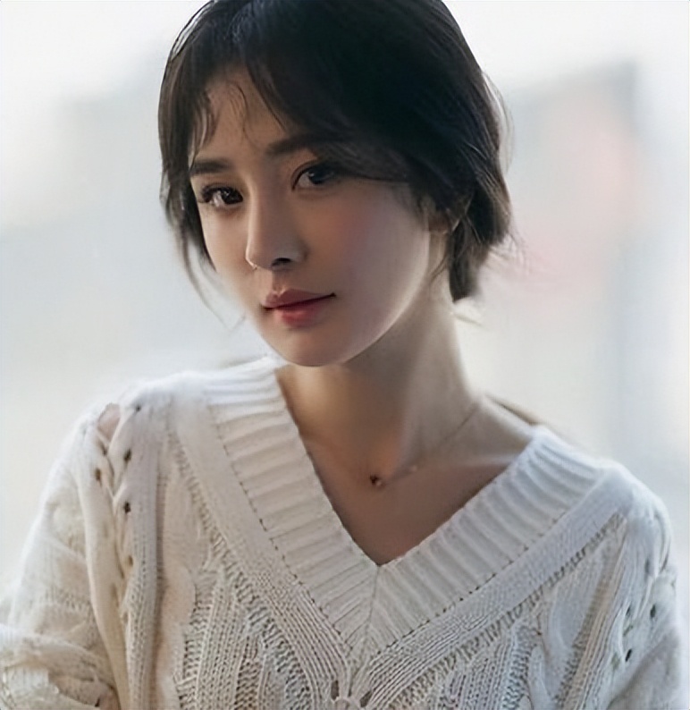 杨幂的刘海造型