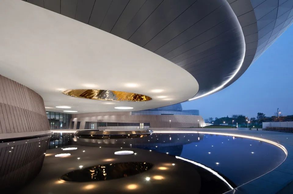【乐游】2021年度最惊艳的10大中国建筑公布，其中在沪的四个你知道吗？