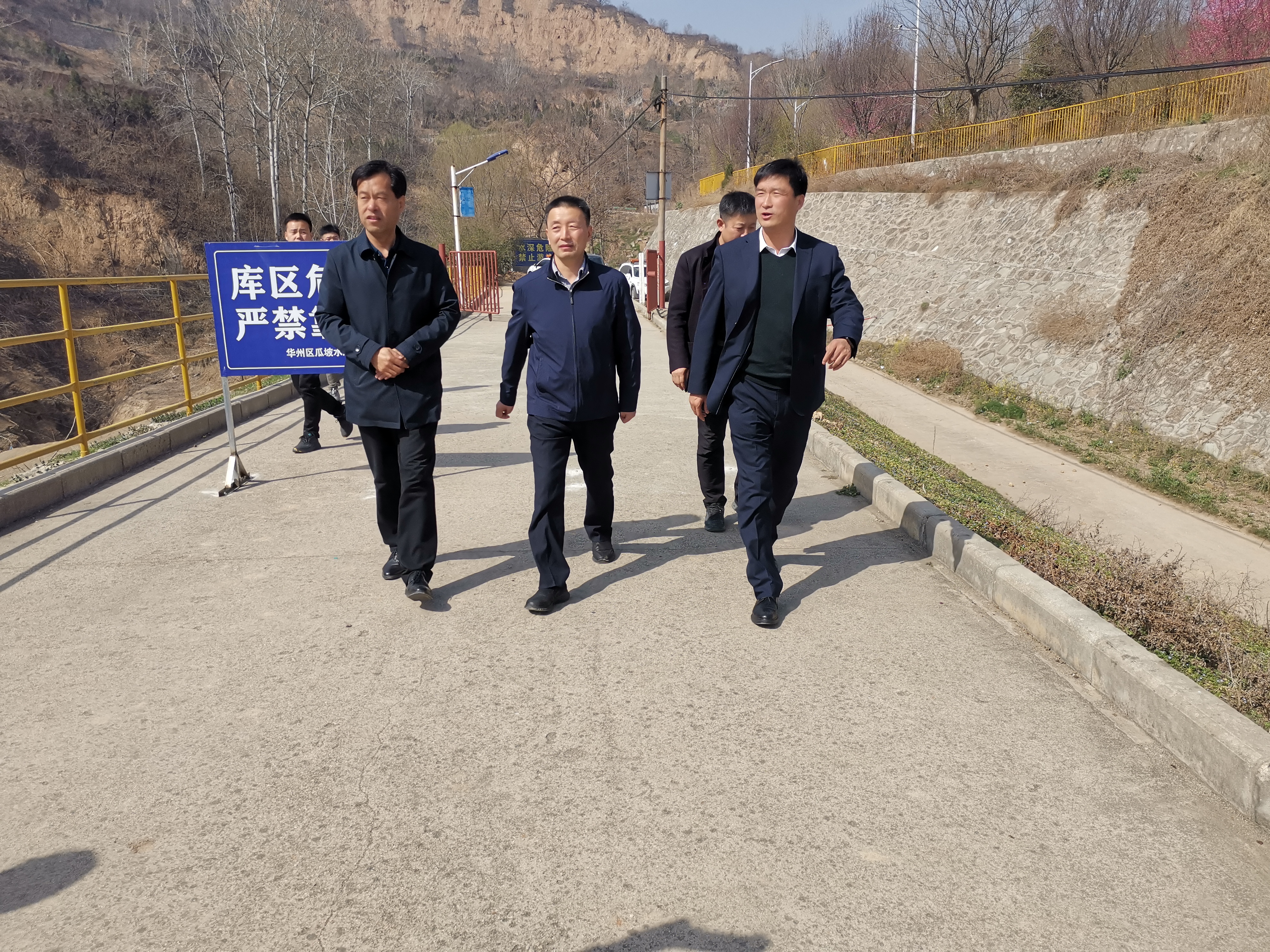 省水利厅督查华州区水利设施水毁项目进度