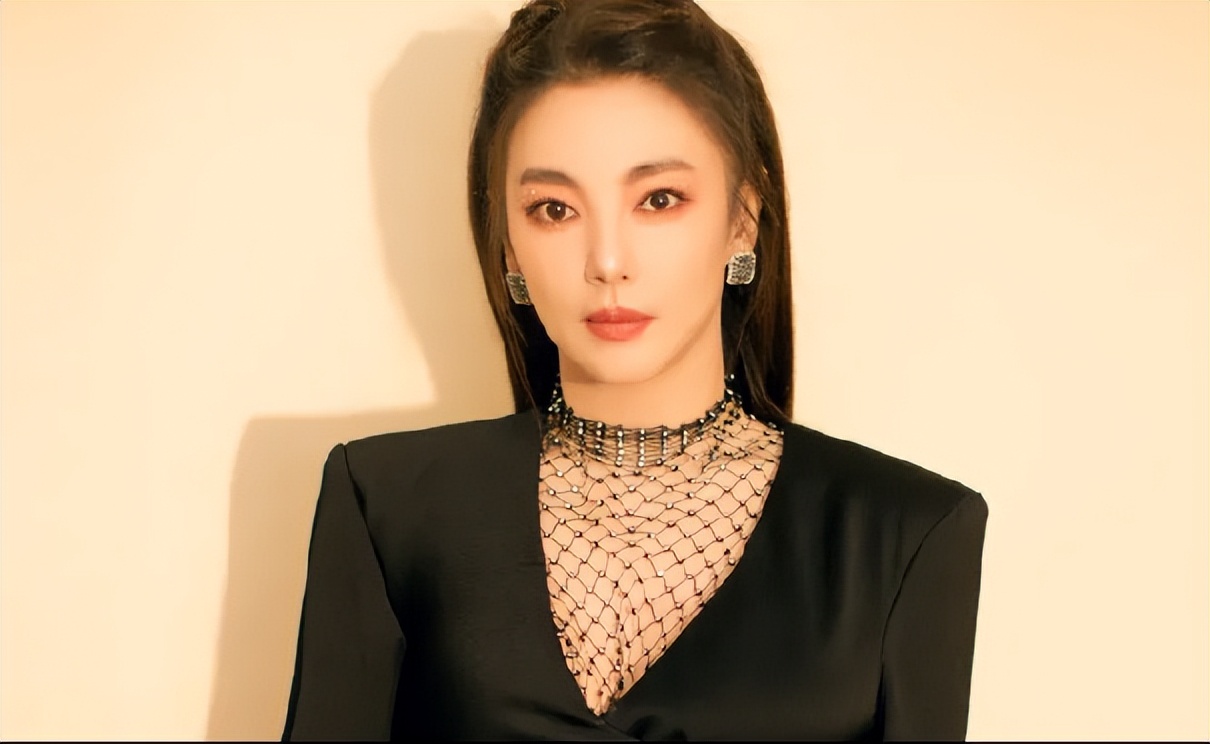 这10位女星，都曾是上戏校花，如今有人整容、有人被家暴