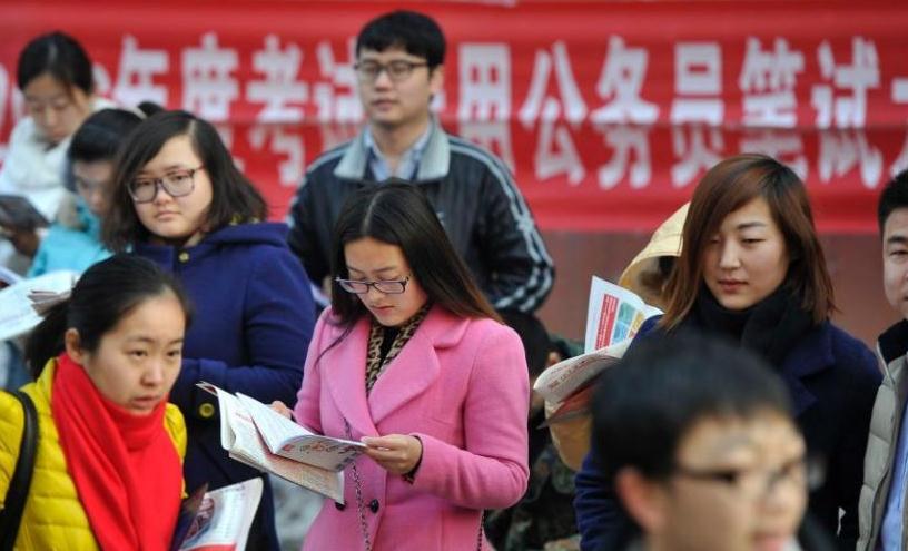 大学生迎来“特殊公务员”，仅党员可报考，不参加国考就能上岗