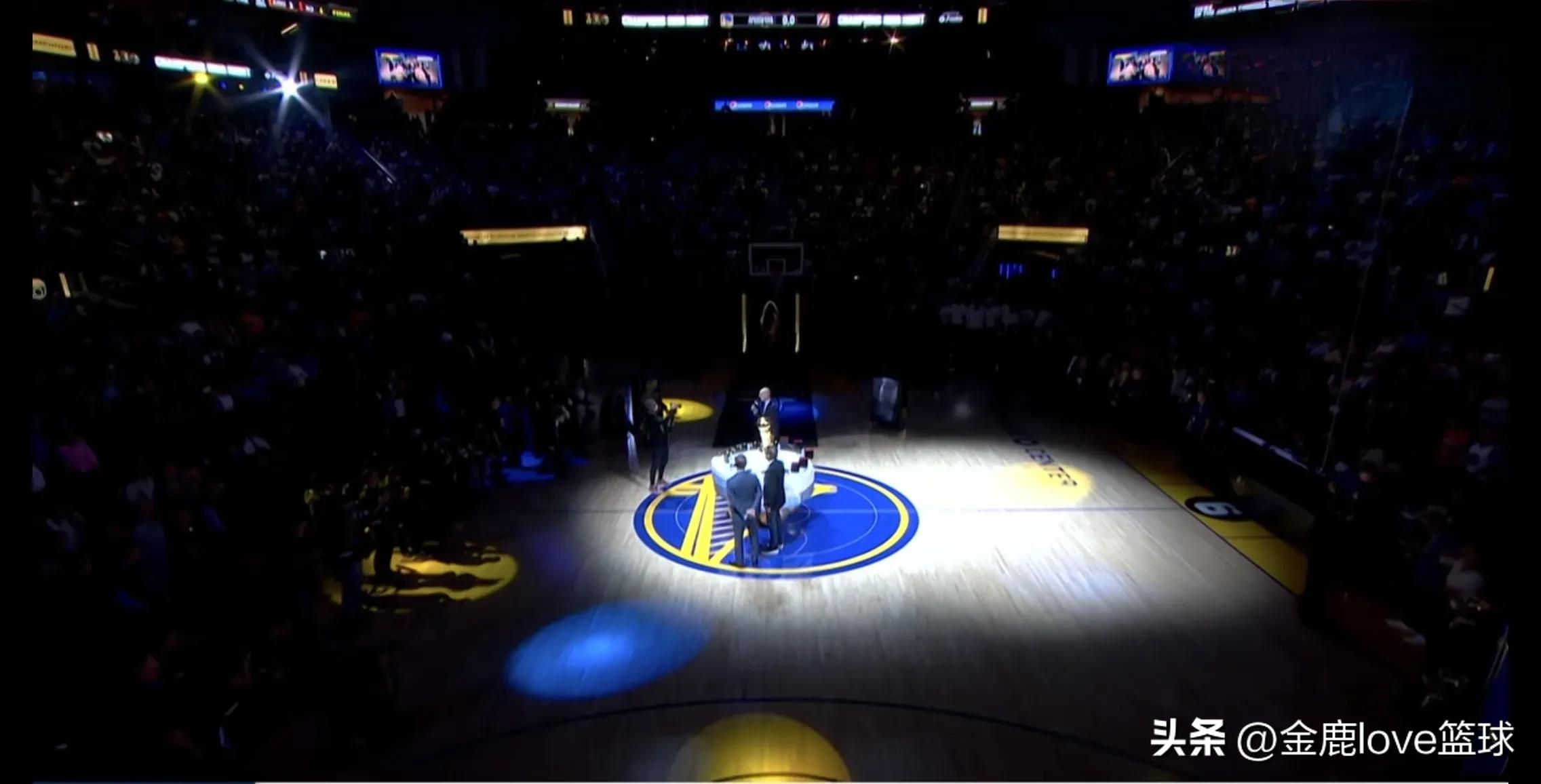 正在直播：NBA揭幕战湖人VS勇士