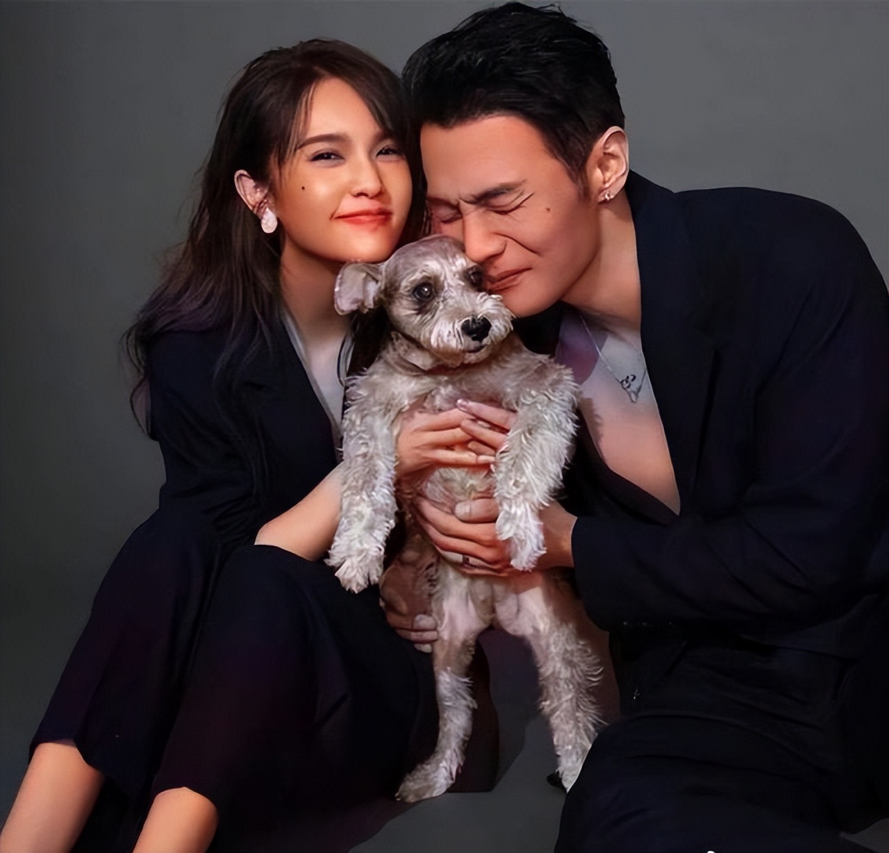 李荣浩辟谣出轨离婚，杨丞琳安慰丈夫和姐妹，吉克隽逸委屈落泪