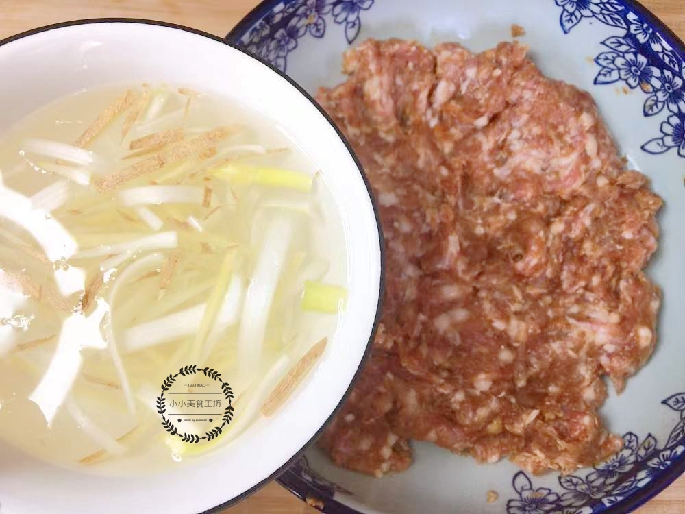 调饺子馅，先“打水”就错了！大厨：教你正确做法，饺子鲜嫩多汁