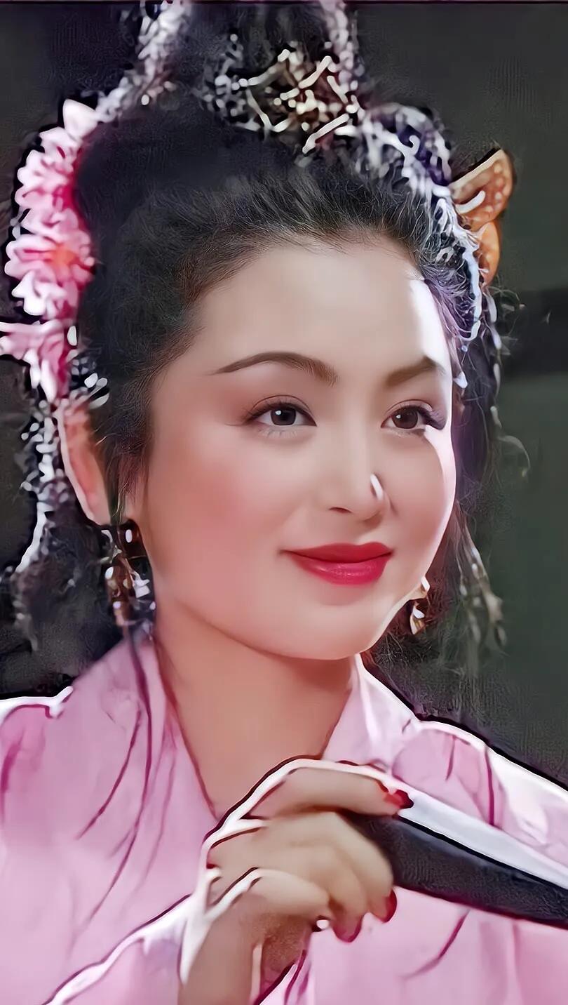 陈红的貂蝉美若仙女，仿佛从画中走出来一样