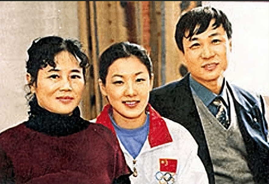 跳水天后伏明霞现状如何（跳水女皇伏明霞近况：71岁丈夫身价百亿，19岁女儿亭亭玉立）