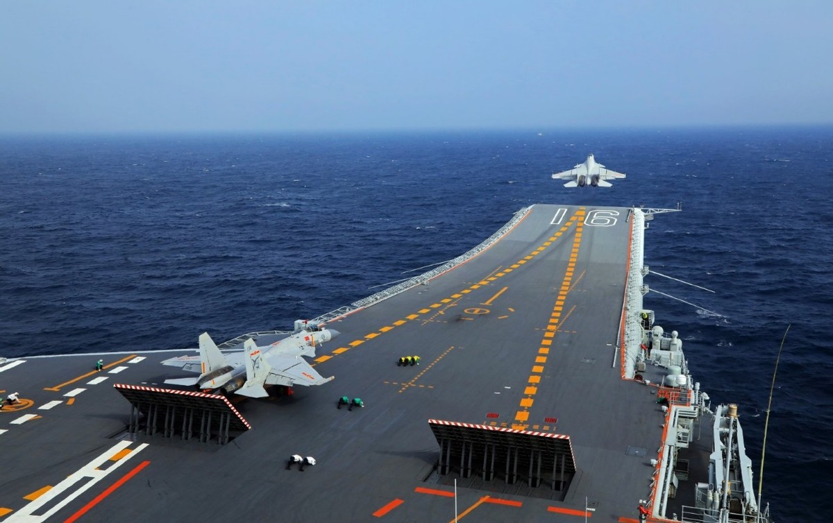 ��½̬����ǿӲ������������ĸ���̨�����򣬺�6Ѳ��̨����