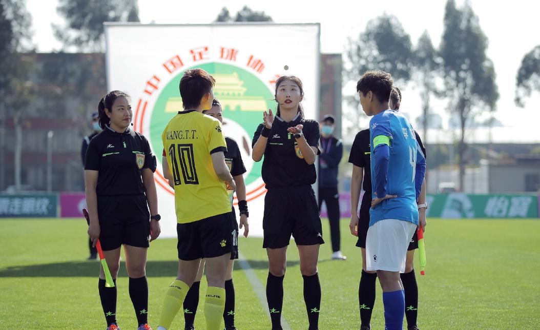 U17女足0-2负于梅州(女足锦标赛悄然开赛，武汉女足“爆冷”输球、卫冕冠军6球大胜)