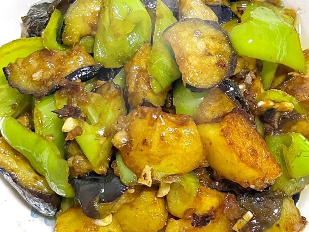 聚餐吃什么（周末聚餐怎么吃？建議八道家宴菜別錯過，顏值靚麗味道佳老少皆宜）