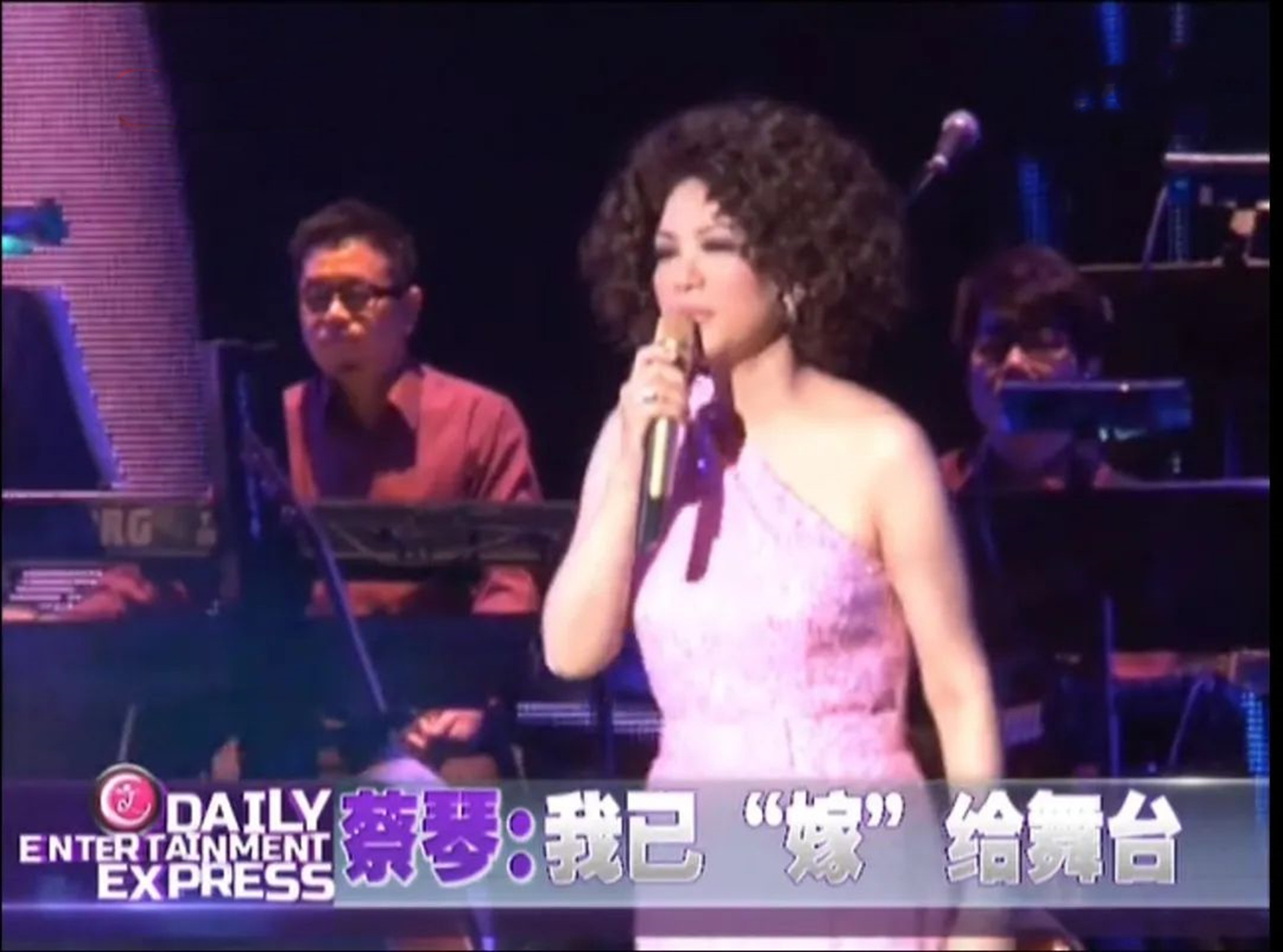“离婚后至今单身”的15位女星，各有各的心酸，有人差点自杀
