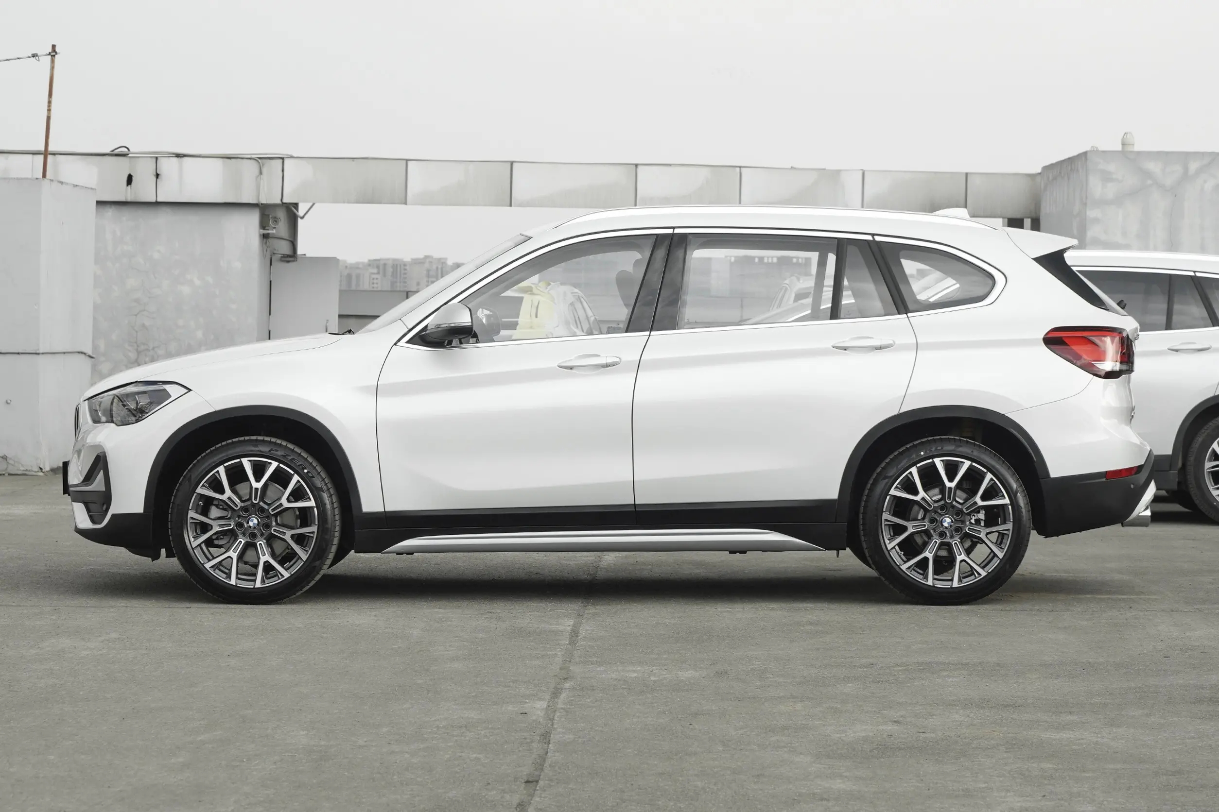 最后我们再聊一台热门但又默默无闻的豪华suv——宝马x1.