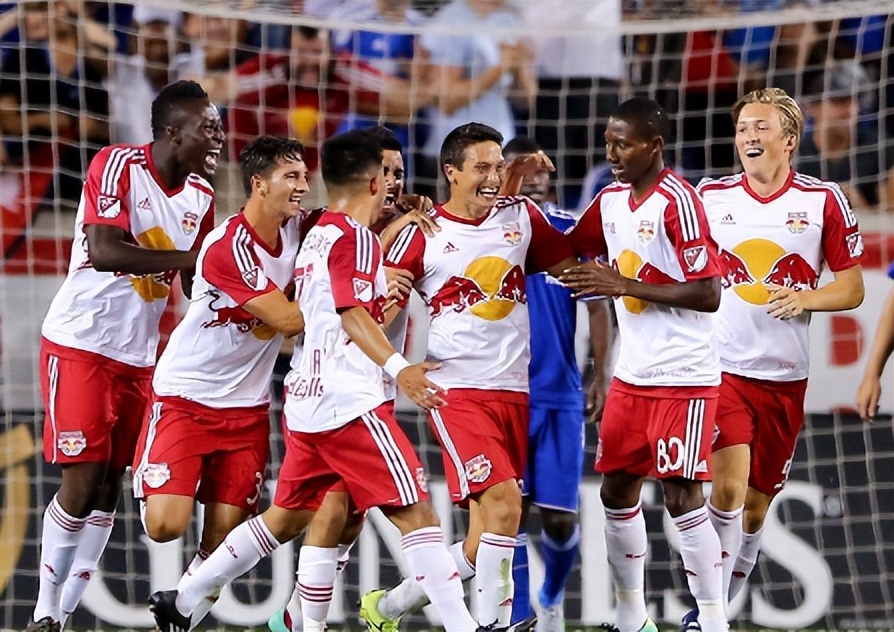 在纽约的nba球队有哪些（纽约两队齐出战，谁能踢得更好看）