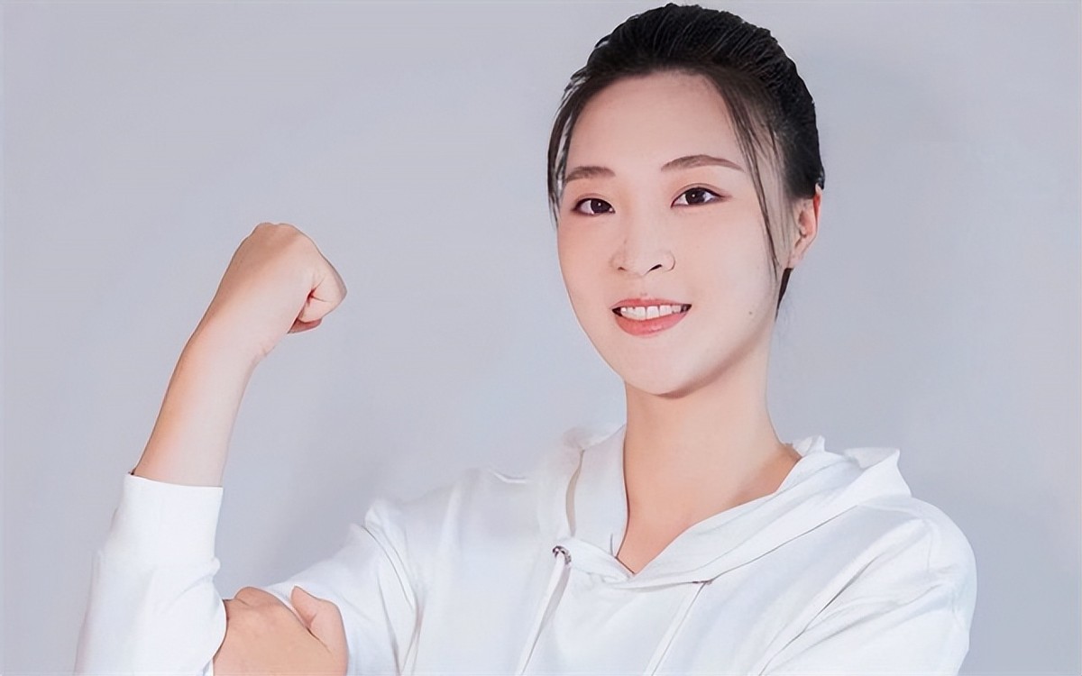 惠若琪的传奇运动生涯(排球女神惠若琪近况:嫁北大博士郎平落泪祝福,1