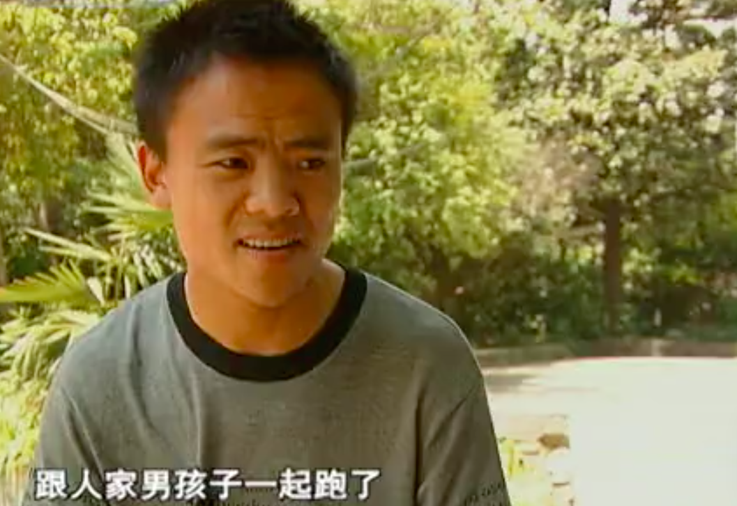 2009年妻子用出轨的方式，羞辱丈夫，当丈夫面和情夫秀恩爱被杀