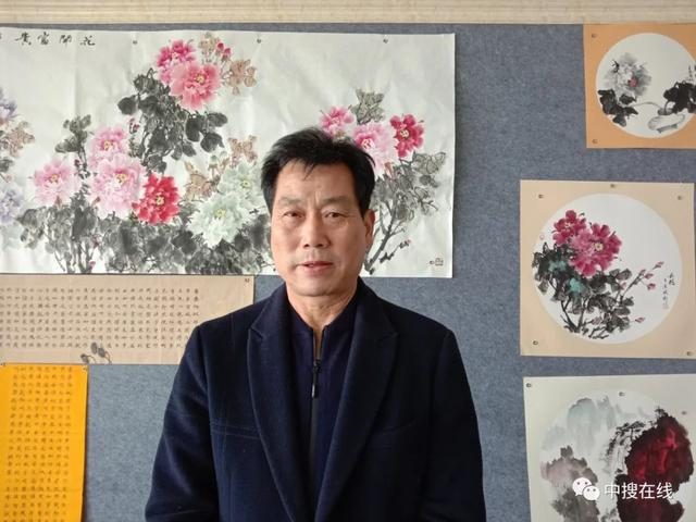 牡丹画家杨晓新其人其画 撰稿：张亚明