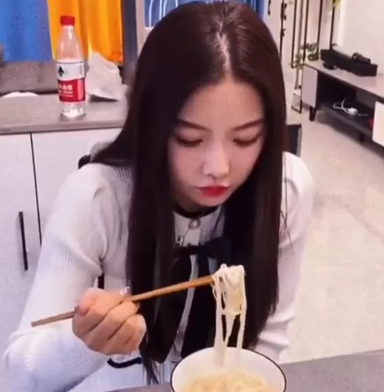 韩国大学食堂食谱也太离谱了！我家小强看到都得抢着做九菜一汤