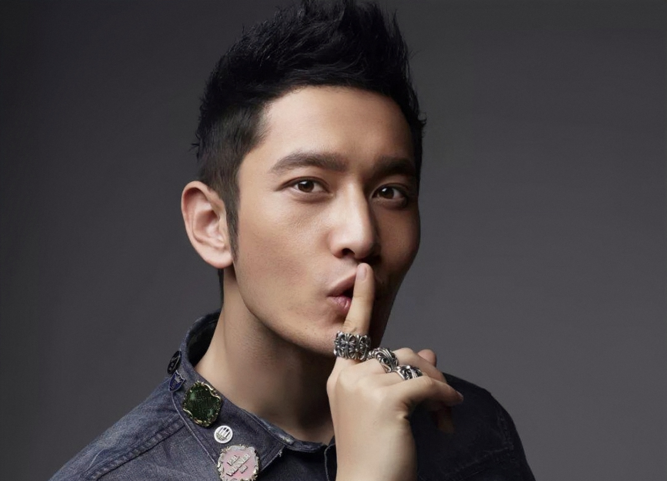 明星别虚报身高了,1米76比1米72还矮?同框就原形毕露