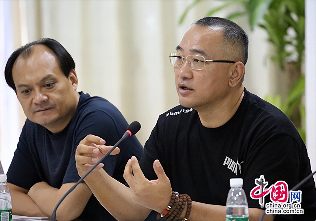 尾气可以直接闻，一点味道也没有