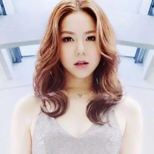 “皮裤女神”：邓紫棋一点都不低调，反而很有气场