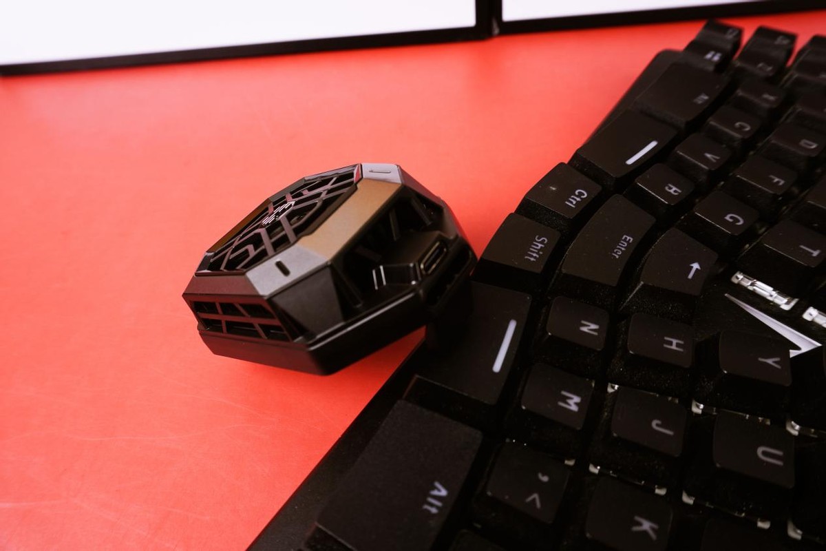 最强王者必备的手游降温神器，北通千机寒散热器