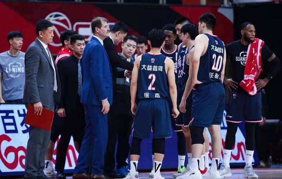 参加nba的队有哪些(国际篮联官宣中国男篮14人名单，首钢支持曾凡博继续在NBA发展)