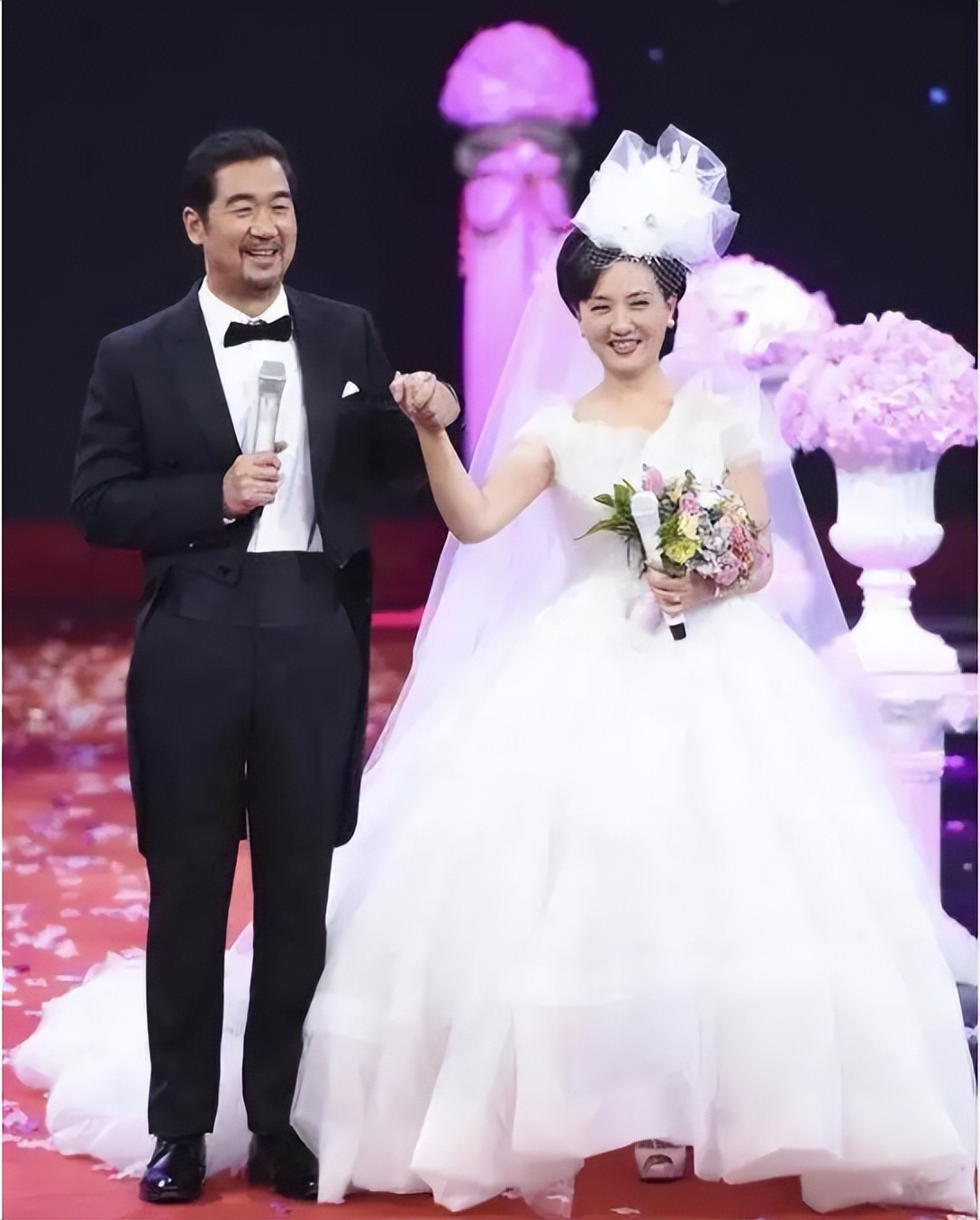 张国立为什么要离开罗秀春，转而对宜妃邓婕钟爱一生？