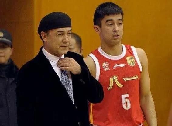 女生為什么喜歡看cba（我為什么現在越來越喜歡看CBA而不喜歡看NBA了）