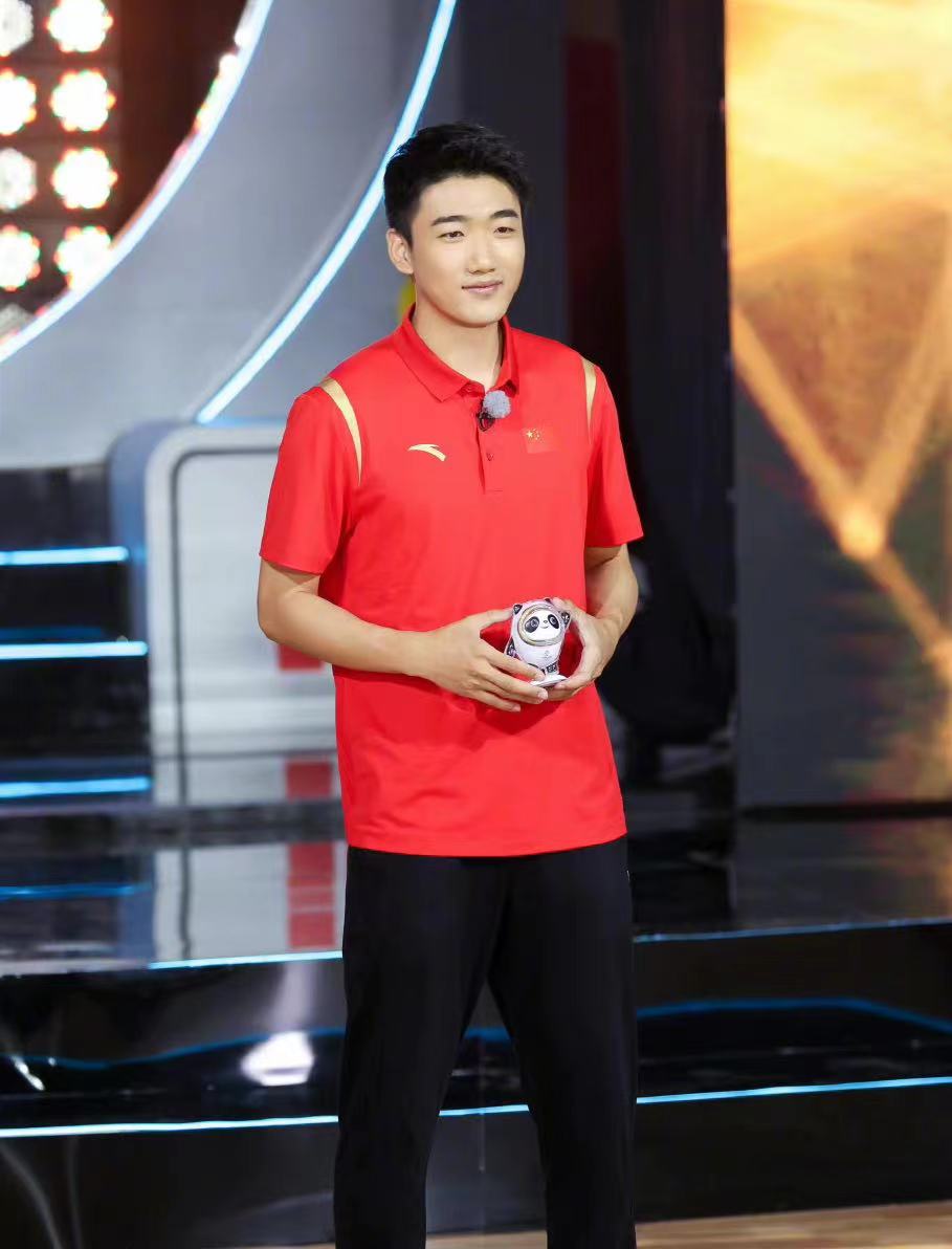 《奔跑吧》第十期：四位世界冠军，把综艺推到了不属于它的新高度