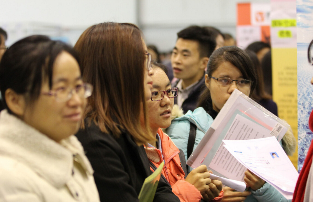 应届生要擦亮双眼，“三方协议”别轻易签，以免错失更多好机会