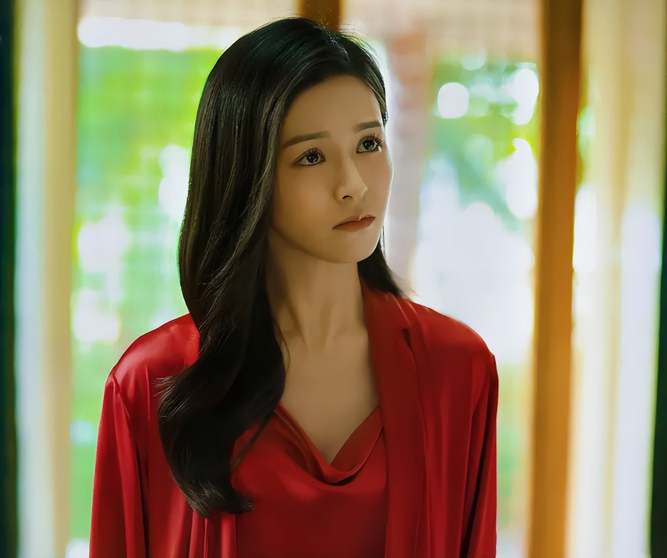 **,吸引了不少观众目光,而倪妮饰演的沈曼和李木子是关系极好的闺蜜