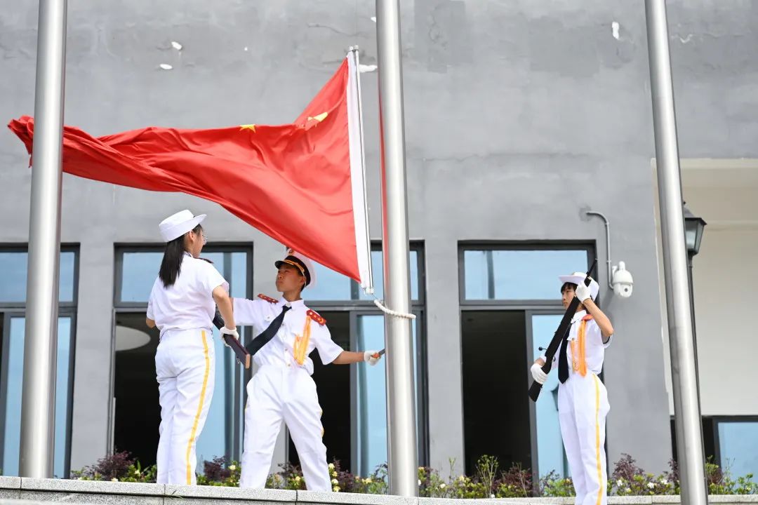 共筑国防意识 共迎端午安康｜新兴中学附属小学举行主题升旗仪式