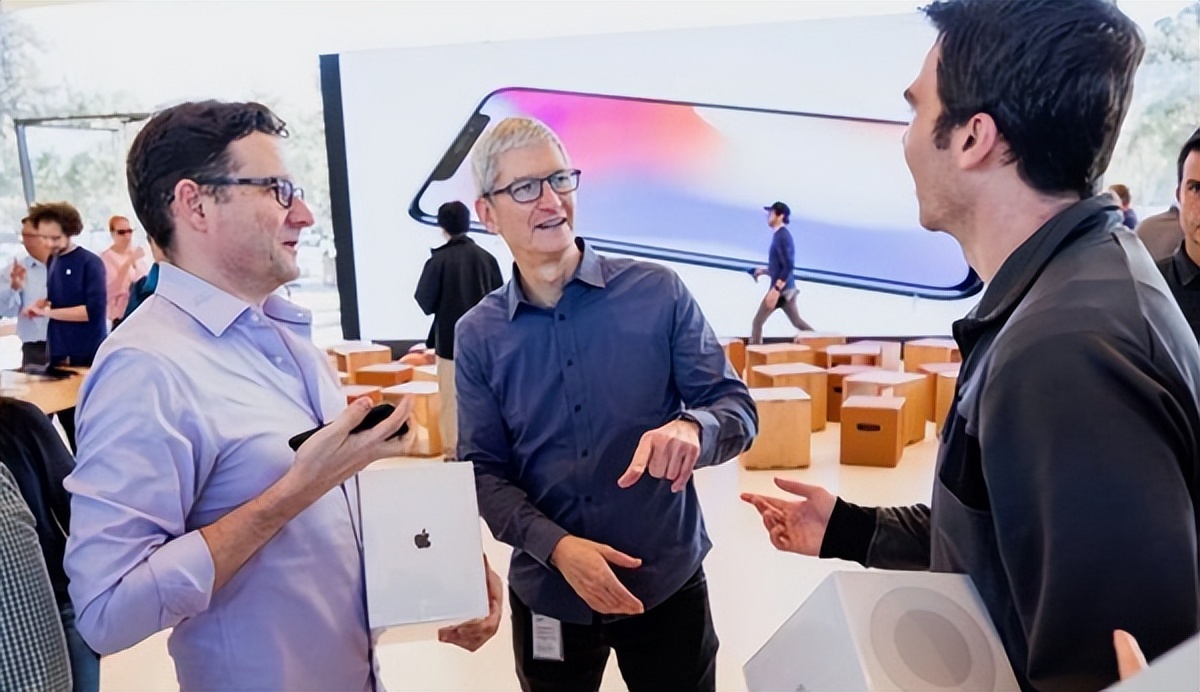 小米在意大利遭罚款2176万，手机有划痕拒绝保修整机，你支持吗？