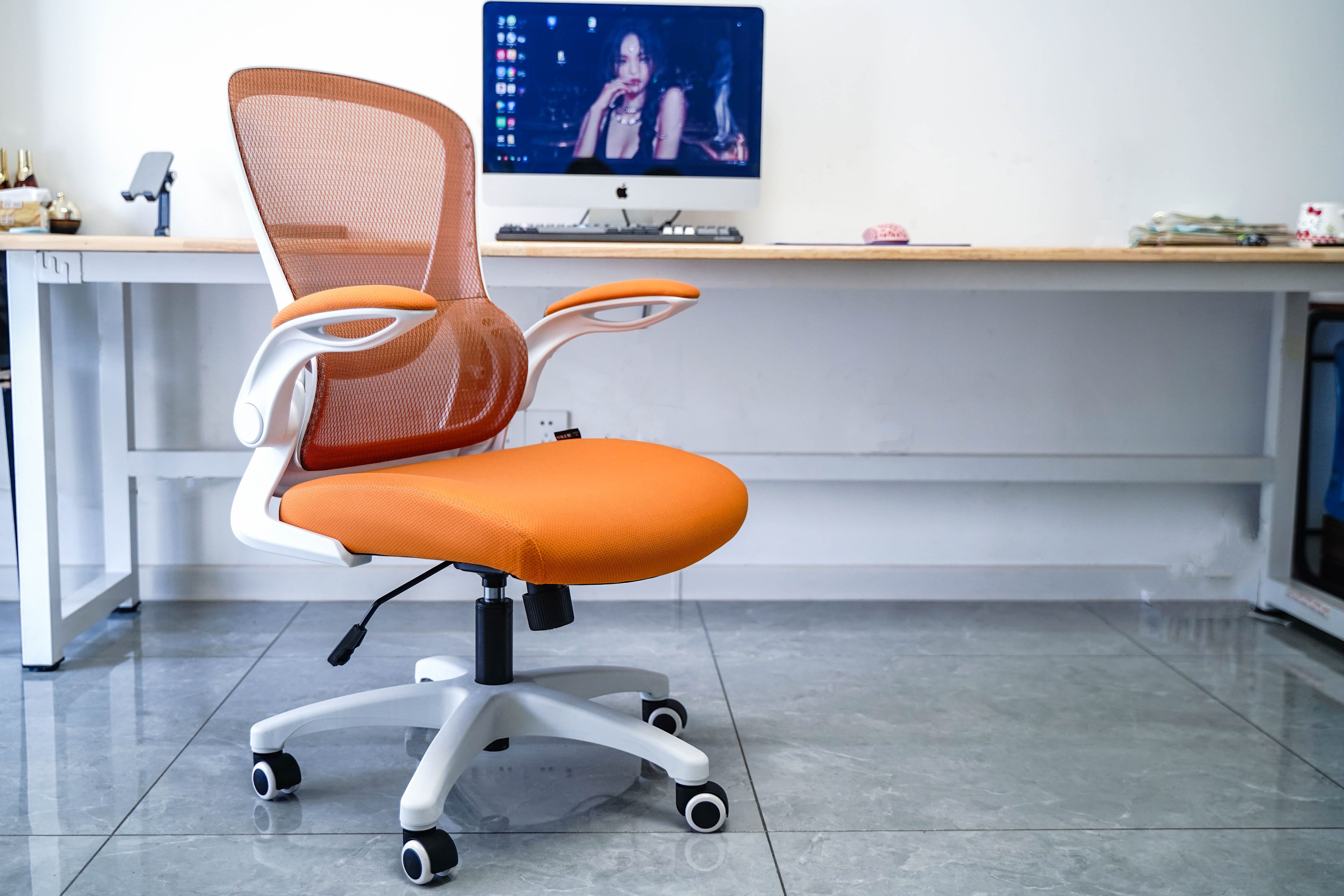 居家and办公，就应该选一把护腰电脑椅，UE 小H悬腰椅真不错