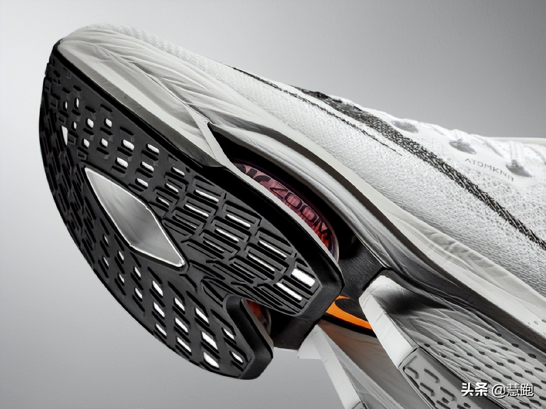 nike运动鞋今年最新款(耐克顶级竞速跑鞋Alphafly NEXT% 2代发布有哪些亮点？)