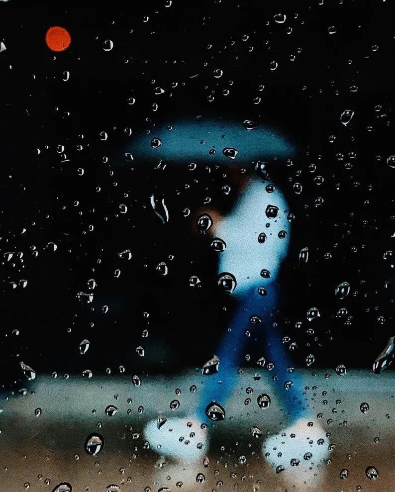 雨天在街头如何拍出超具氛围感照片,5大思路帮你搞定