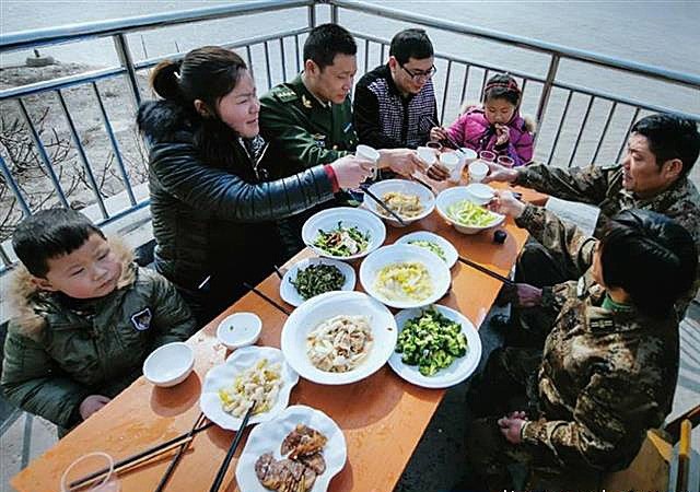 感动中国十大人物：夫妻俩守岛32年，无电无淡水黑夜里靠喝酒壮胆