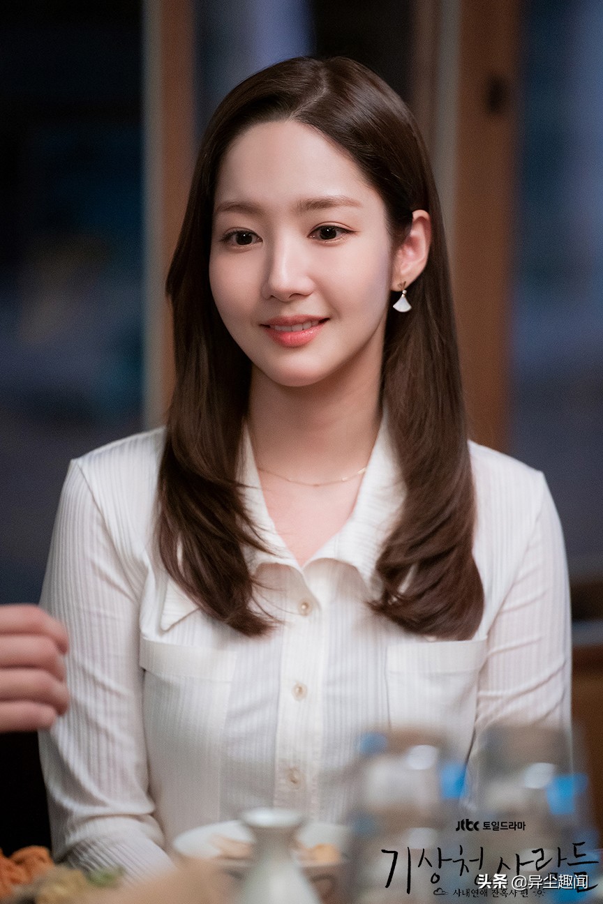 《气象厅的人们:社内恋爱残酷史篇》由朴敏英,宋江,尹博,yura所主演的