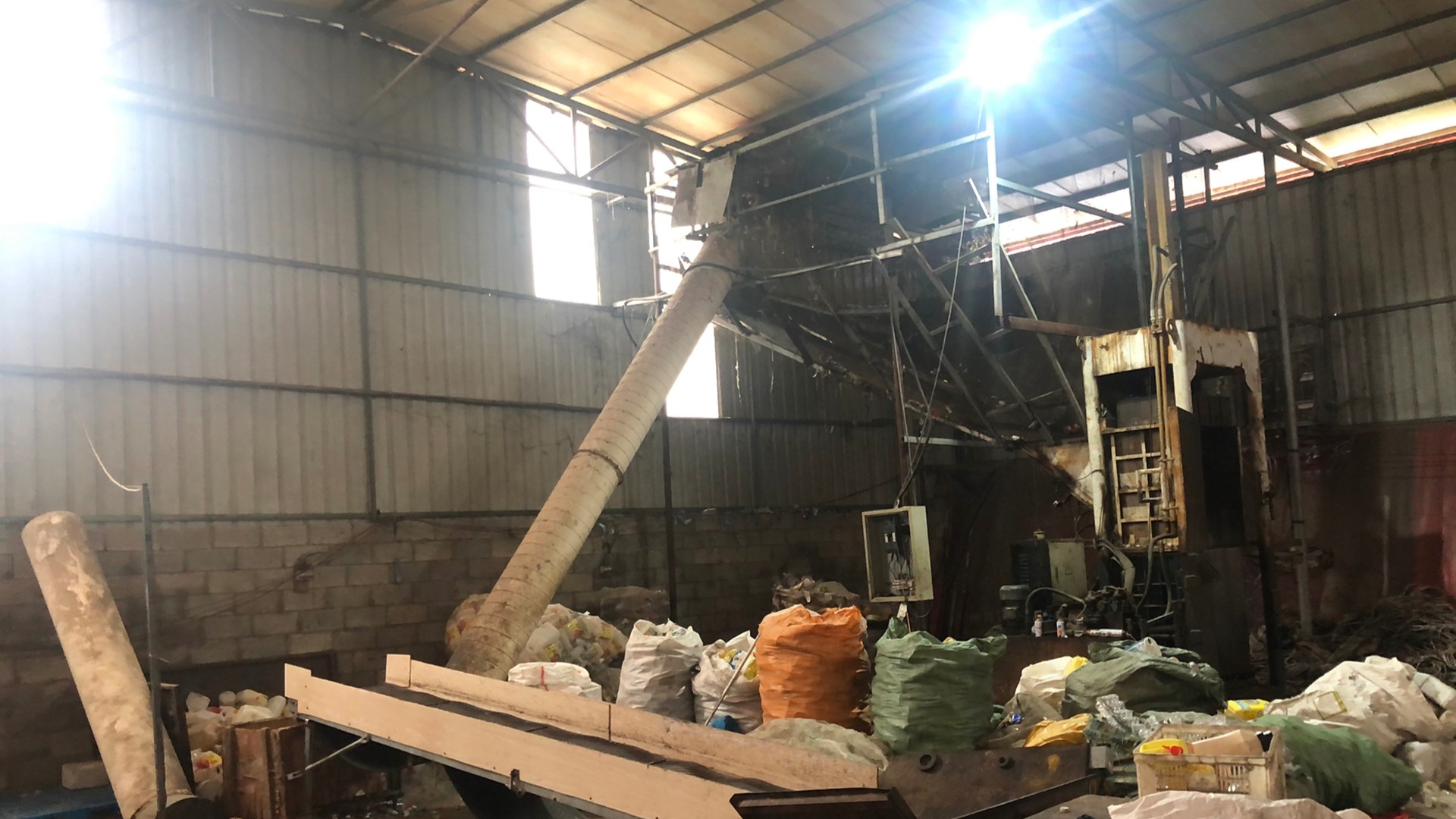十大暴利小型工廠（小作坊能年入20萬！這2個小型加工行業，銷路好、投資10萬就能干）