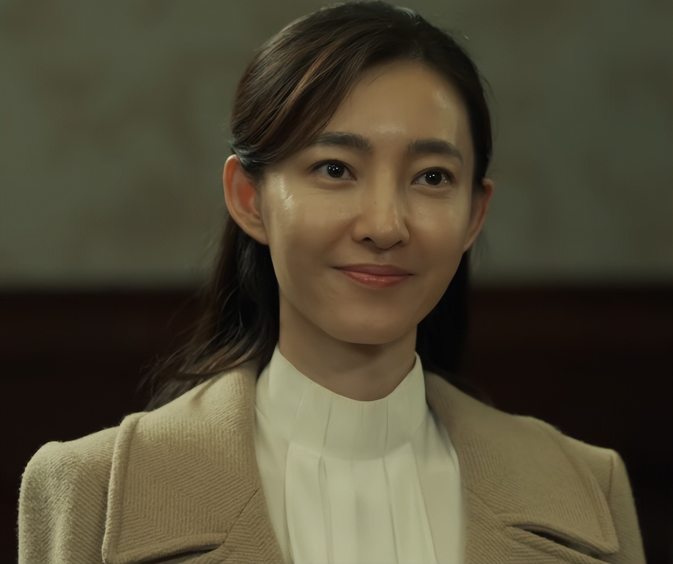 《无间》:出场就把男五号看呆,这才是谍战剧女特工该有的颜值