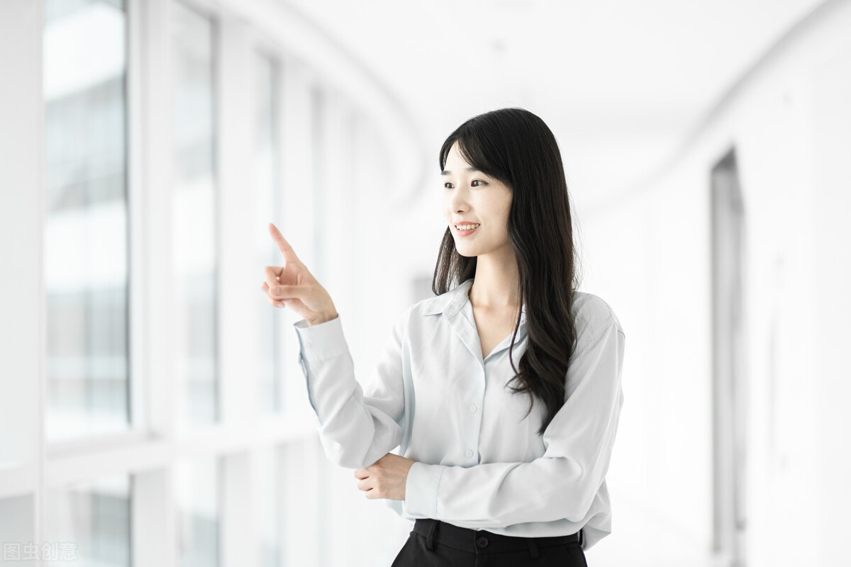 经典口才训练100句：提升表达能力的必备语句宝典